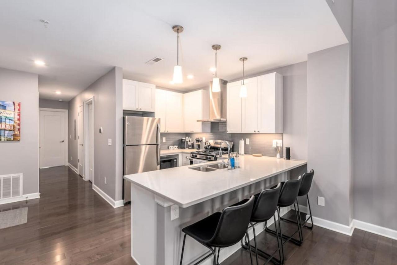 Soaring 2-Bedroom Parkside Loft Walkable To It All シンシナティ エクステリア 写真