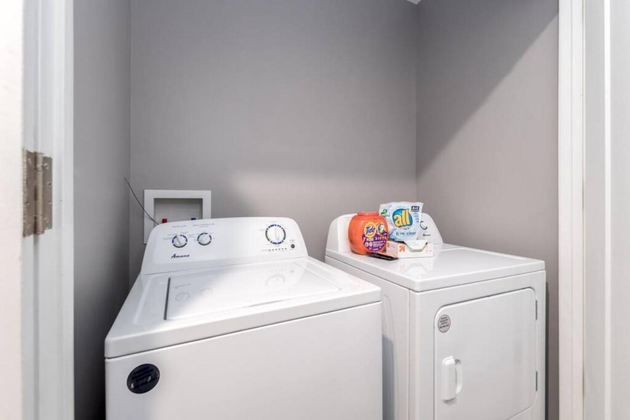 Soaring 2-Bedroom Parkside Loft Walkable To It All シンシナティ エクステリア 写真
